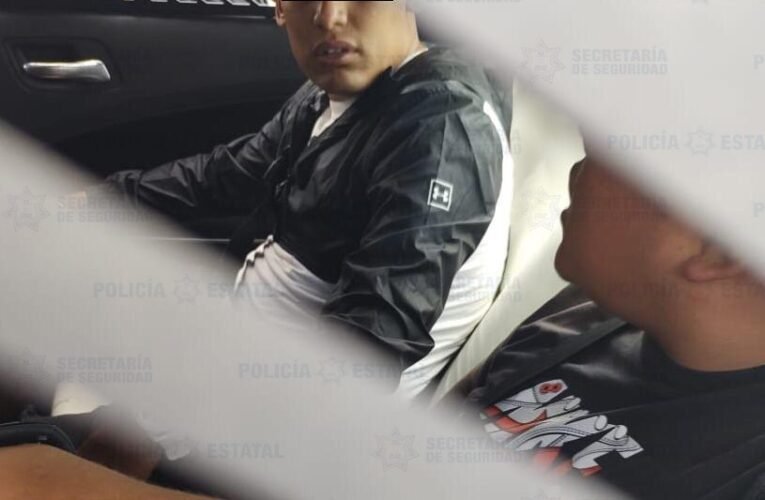 Elementos de la secretaría de seguridad recuperan motocicleta con reporte de robo y detienen a dos posibles responsables