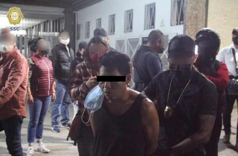 Un hombre en posesión de aparente marihuana, posiblemente relacionado con el delito de corrupción de menores, fue detenido por personal de la SSC, en la alcaldía Álvaro Obregón