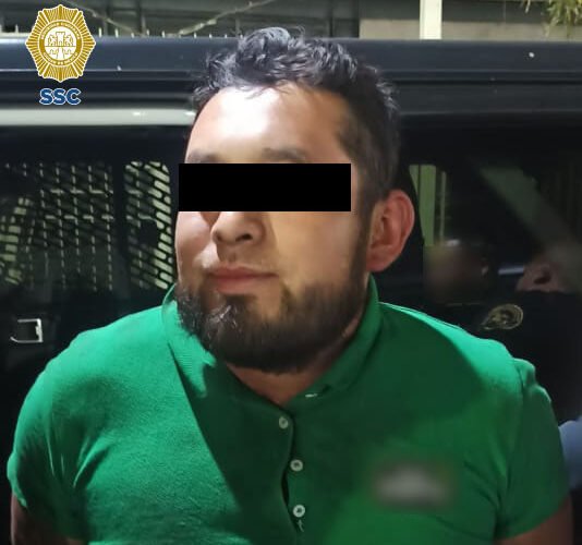 En la alcaldía Iztapalapa, policías de la SSC detuvieron a un hombre que posiblemente agredió físicamente a una persona al parecer por una riña