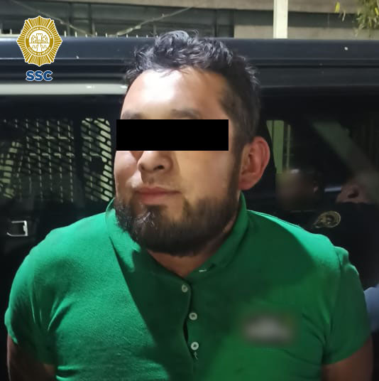 En la alcaldía Iztapalapa, policías de la SSC detuvieron a un hombre que posiblemente agredió físicamente a una persona al parecer por una riña