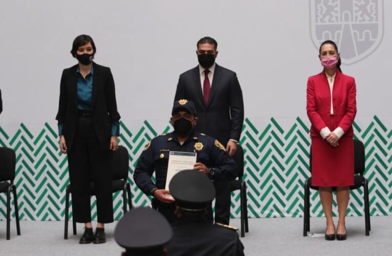 ¡Vídeo! Por su valor, entrega, compromiso y honorabilidad, mujeres y hombres policías de la SSC y FGJ fueron reconocidos en una ceremonia presidida por la jefa de gobierno