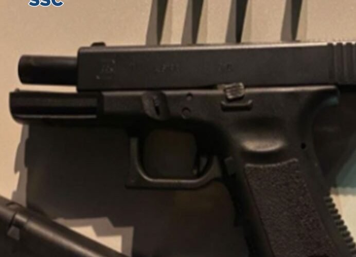 En la alcaldía Cuauhtémoc, oficiales de la SSC detuvieron a un hombre que posiblemente agredió con un arma de fuego a tres personas
