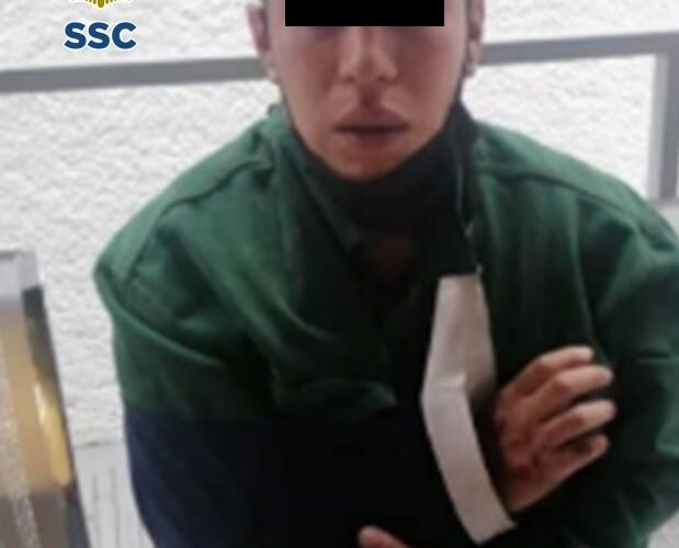 Tras una persecución, efectivos de la SSC detuvieron a dos jóvenes en posesión de 15 dosis de posible cocaína, en la colonia Olivar del Conde