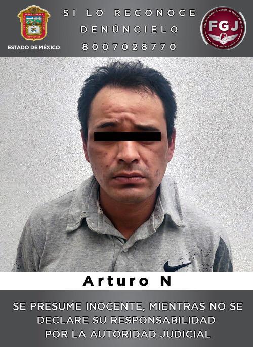 Aprehenden elementos de la Fiscalía Estatal a sujeto investigado por un homicidio en La Paz, Edo. Mex.