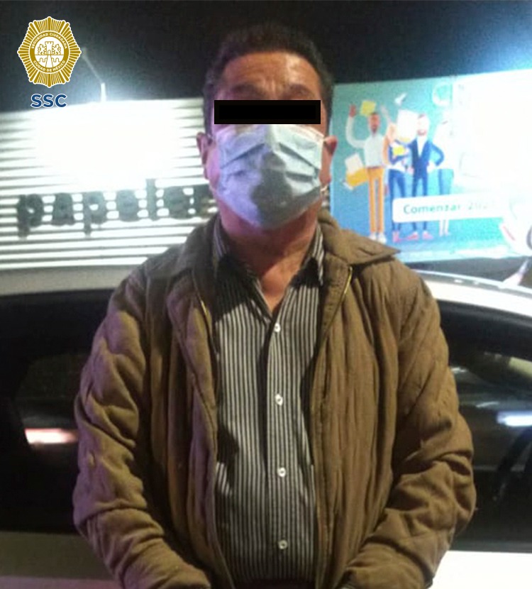 Un hombre que al interior de un vehículo manipulaba dosis con aparente droga,  fue detenido por efectivos de la SSC en la alcaldía Benito Juárez