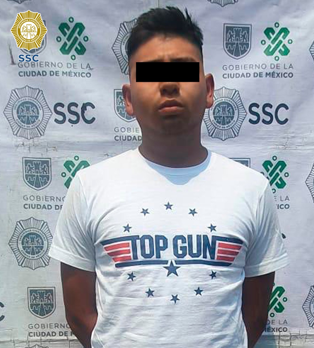 En atención a una denuncia ciudadana realizada en redes sociales, personal de la SSC detuvo a tres personas que al parecer comercializaban aparente droga en la alcaldía Tláhuac
