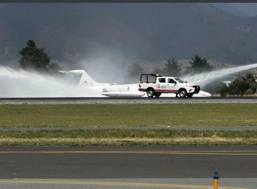 Cierre de pista en el AIT por aterrizaje de emergencia de aeronave privada