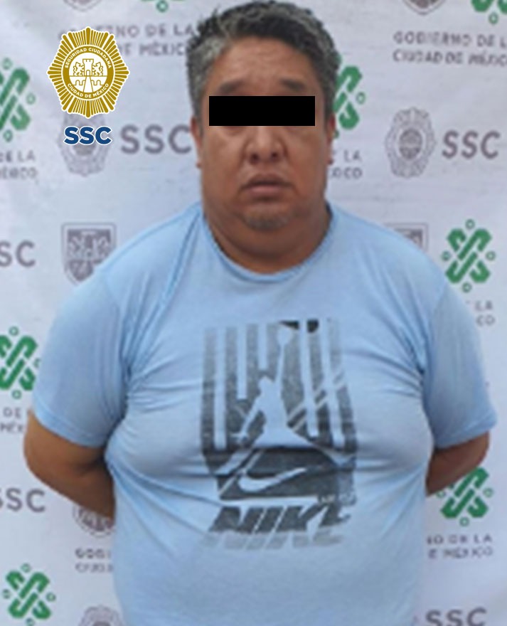 En Iztapalapa, policías de la SSC detuvieron a dos personas en posesión de más de 50 cápsulas que contenían aparente cocaína
