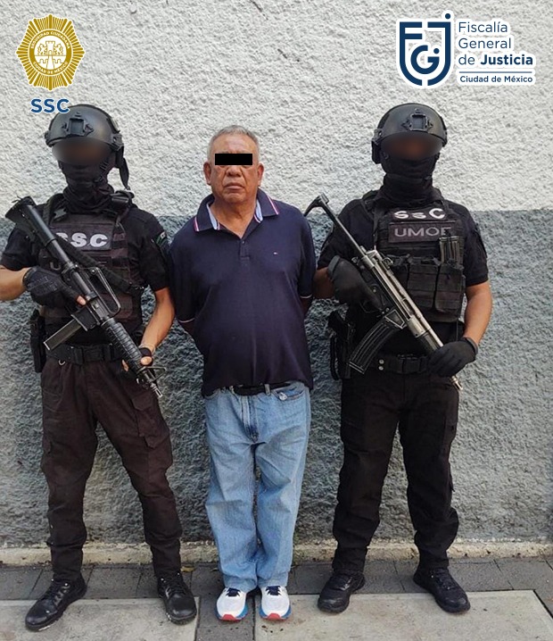 En Azcapotzalco, en atención a denuncias ciudadanas, efectivos de la SSC y personal de la FGJ ejecutaron una orden de cateo, aseguraron aparente droga y detuvieron a cinco personas