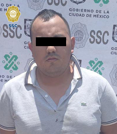 Dos hombres posiblemente relacionados con el asalto a una mujer, fueron detenidos por policías de la SSC en la alcaldía Azcapotzalco