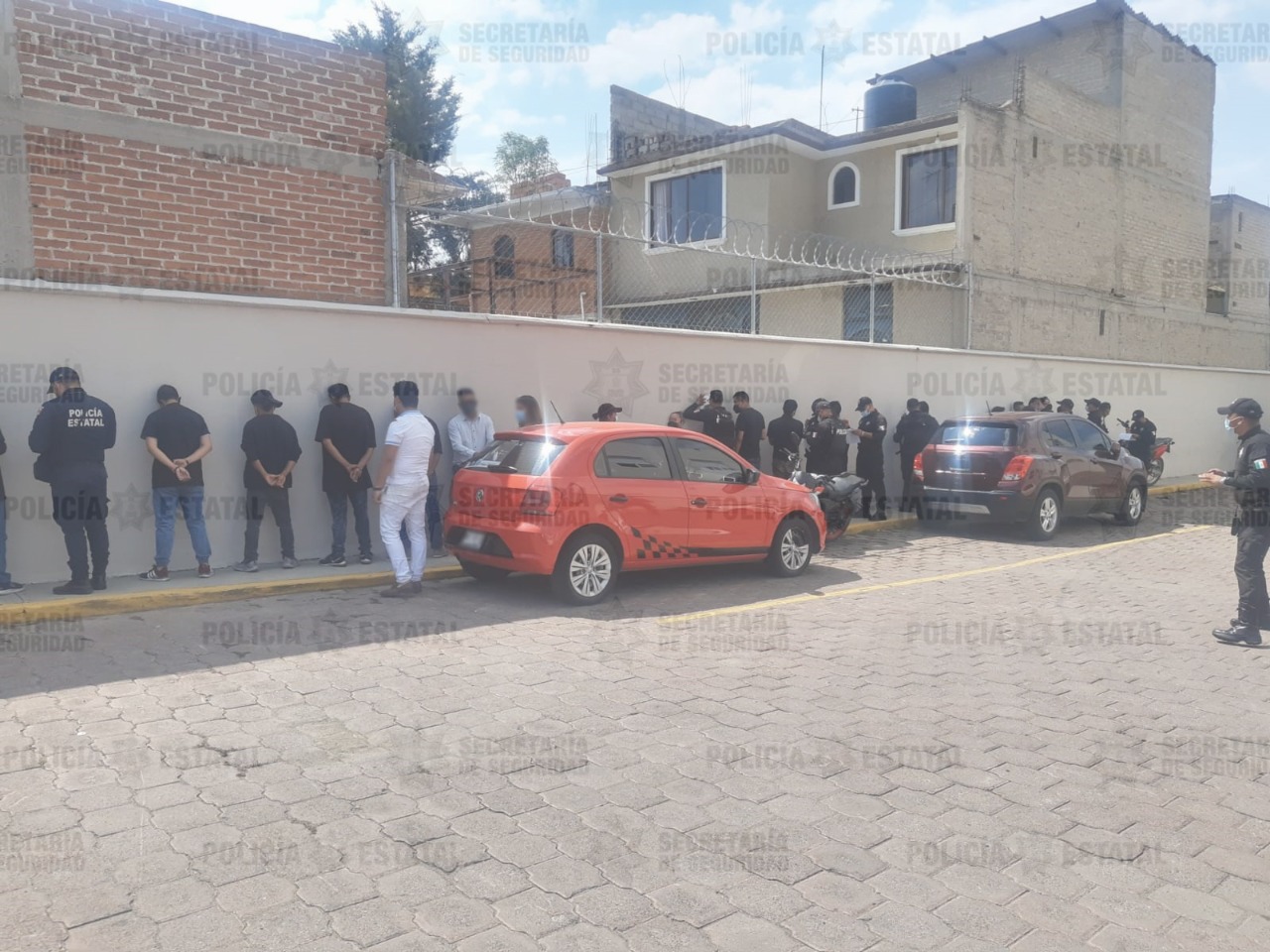 Policías de la secretaría de seguridad detienen a 23 posibles implicados en delitos electorales en Tecamac