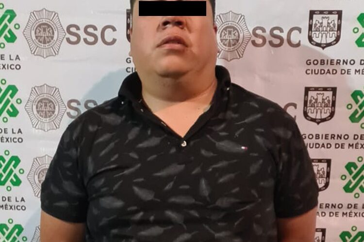 Efectivos de la SSC detuvieron a dos personas probablemente involucradas en la venta y distribución de narcóticos en la zona rosa