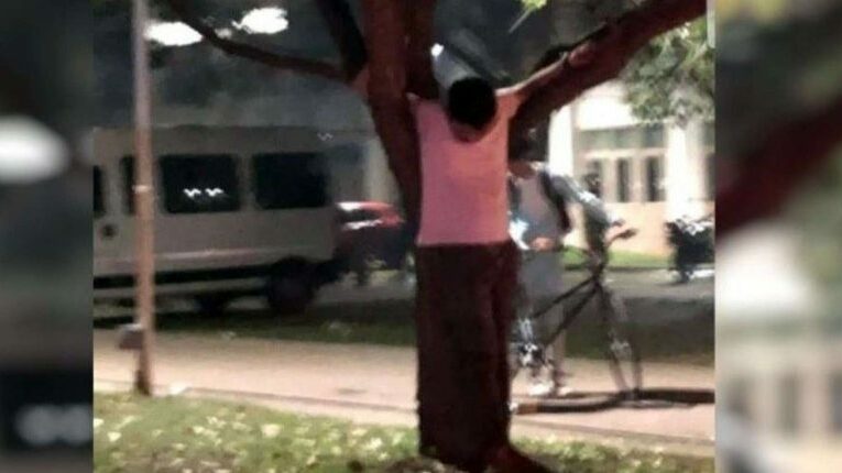 Crucifican a joven durante fiesta universitaria