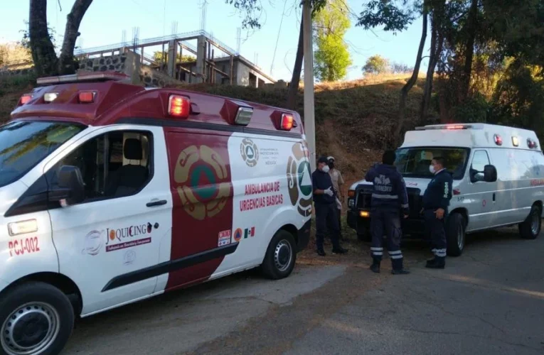 Fatal accidente, cae automóvil en barranco de Malinalco