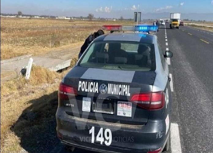 Hallan cuerpo sin vida en canal de aguas negras en Santiago Tianguistengo