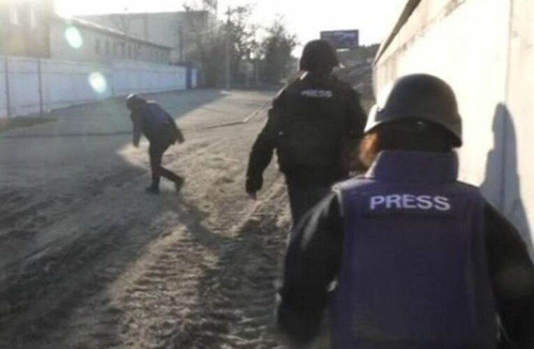 “¡Stop please, stop!”, emboscada a periodistas en Kiev