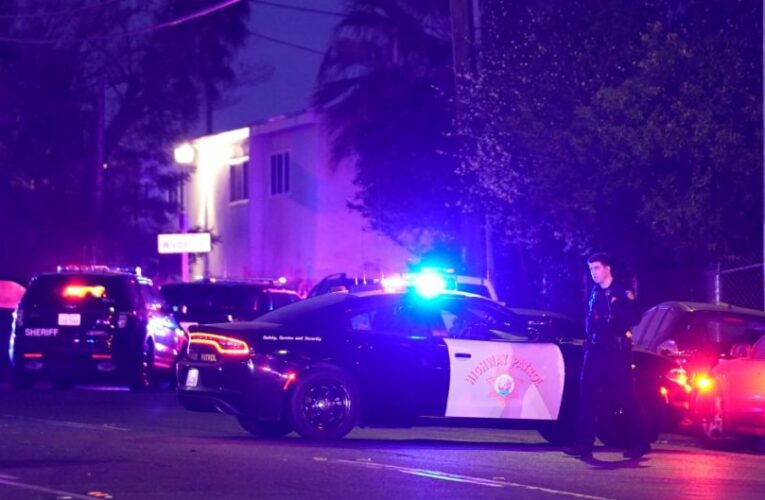 Padre mata a tiros a sus tres hijos en una iglesia de California, luego se suicida