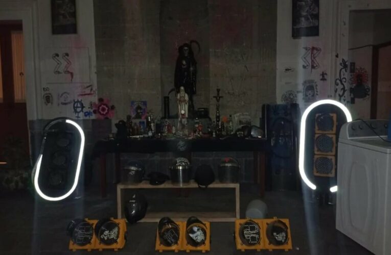 Altar a la Santa Muerte y cascos de policías, entre lo encontrado en edificio desalojado de la CNDH