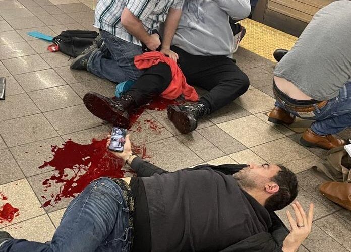 Imágenes del tiroteo en el metro de Nueva York