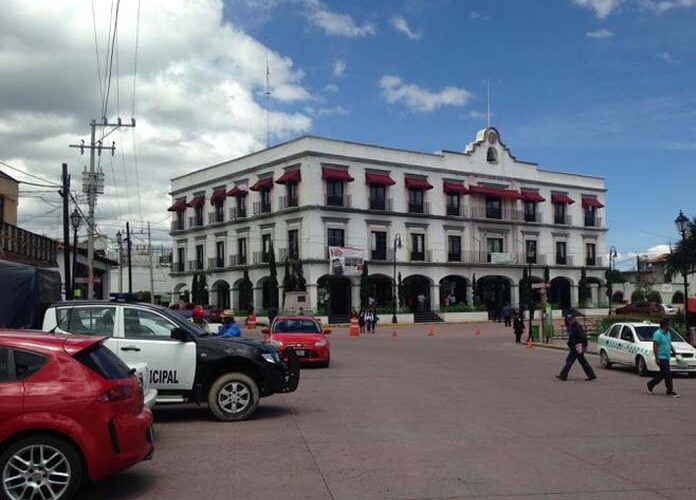 ¡increíble! En Ixtlahuaca vecino atropella y mata a cuatro mujeres y deja heridos a un joven y un bebé