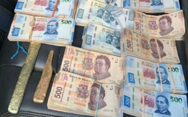 Detienen a 2 personas con casi 2 millones de pesos y barras de oro en Michoacán