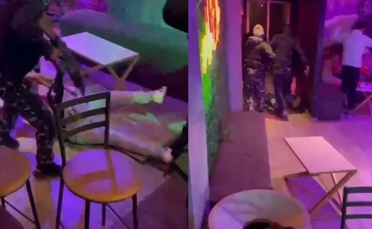 Privan de la libertad a tres hombres en un bar de Zacatecas