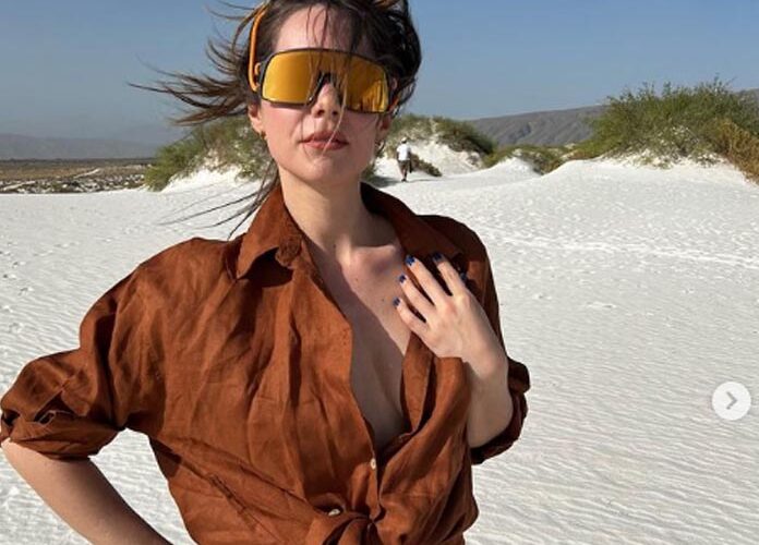 Camila Sodi se despojó de su ropa y corrió desnuda por un desierto