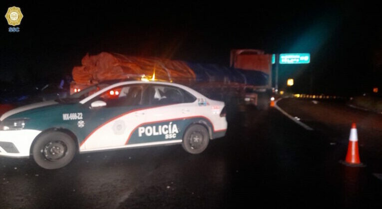 Tras asalto armado a un tráiler en Querétaro, se reporta una persona muerta