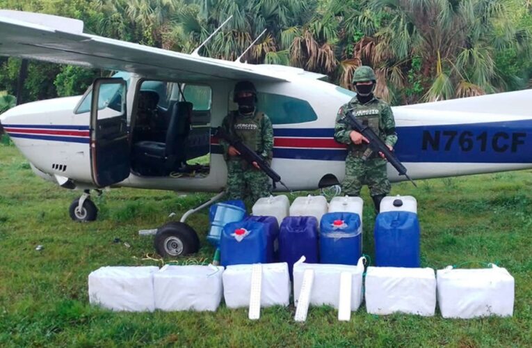Ejército y Fuerza Aérea Mexicanos, en operación conjunta, aseguran aeronave y posible cocaína en Chiapas