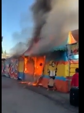 (Video) En llamas puestos en feria “Los Angelitos” en Tulancingo