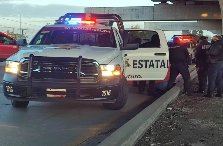 Abandonan cadaver de hombre con signos de tortura en la autopista México-Puebla