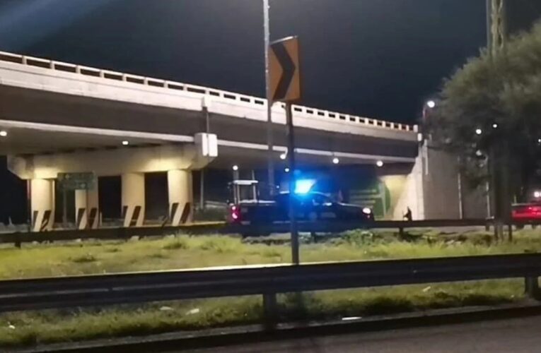 Encuentran cuerpo de mujer colgado en un puente de Guanajuato