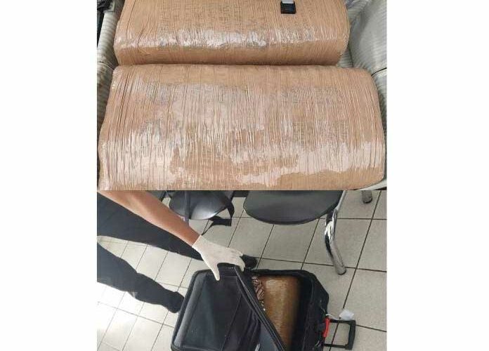 En Michoacán, Guardia Nacional localiza maletas con marihuana en terminal de autobuses