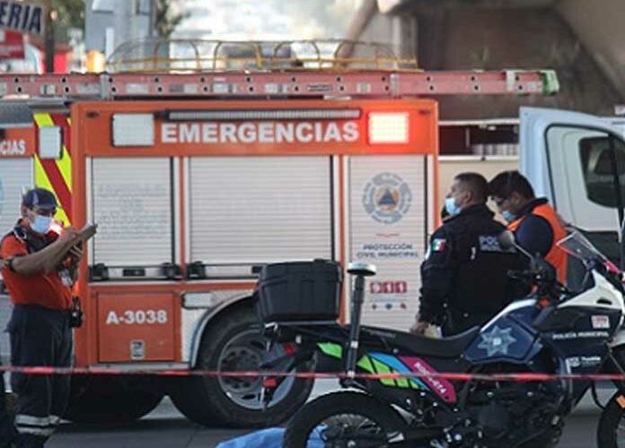 Mujer muere tras arrojarse de puente de la Calzada Zaragoza en Puebla