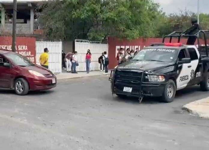 Menor lleva arma a secundaria de Monterrey