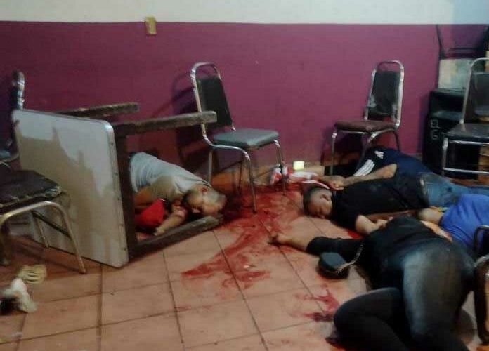 Sube a 12 los muertos por la masacre en un bar de Irapuato