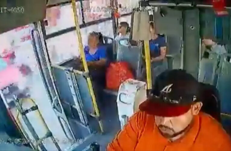 Chofer se queda dormido y atropella a un hombre en Sonora