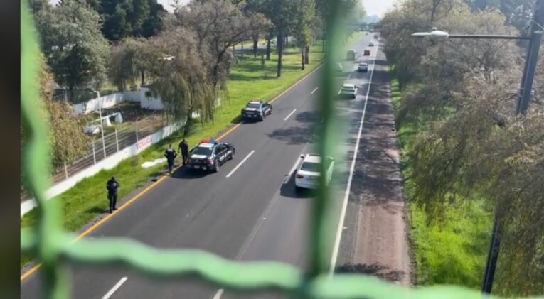 Atropellan a joven debajo de un puente peatonal en Toluca