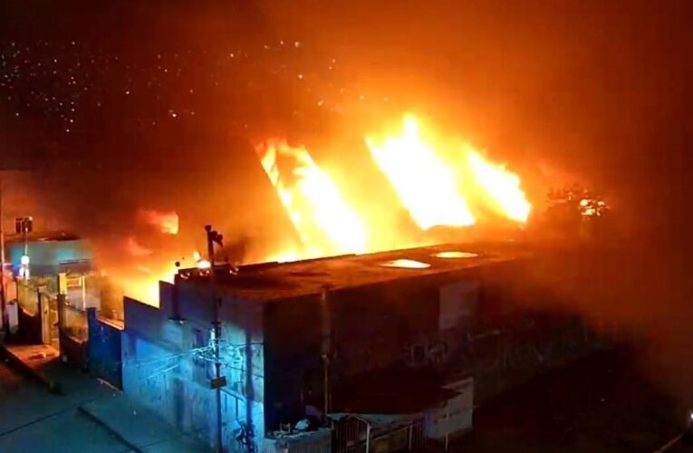 Se incendia iglesia en San José Tulpetlac, Edomex