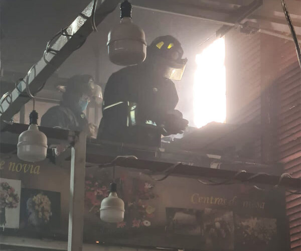 Se incendia local en mercado de Azcapotzalco