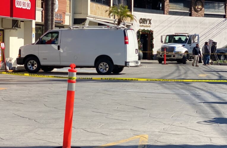 Encuentran 6 cuerpos dentro de camioneta en Tijuana