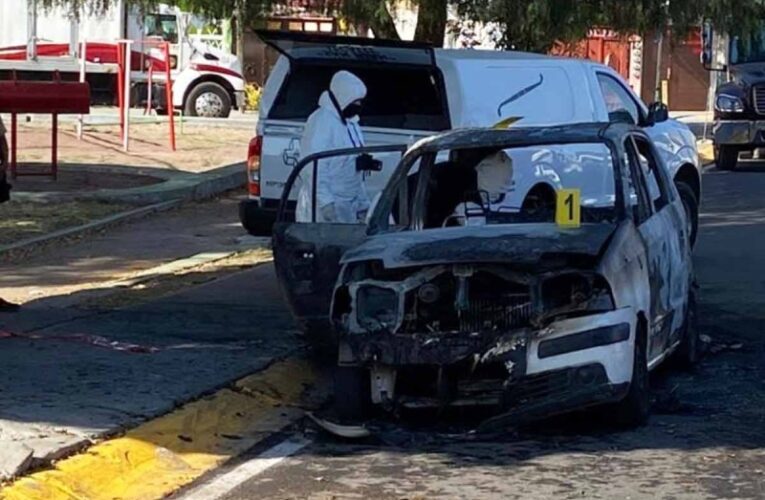 Encuentran cuerpo calcinado al interior de un auto en Tecámac