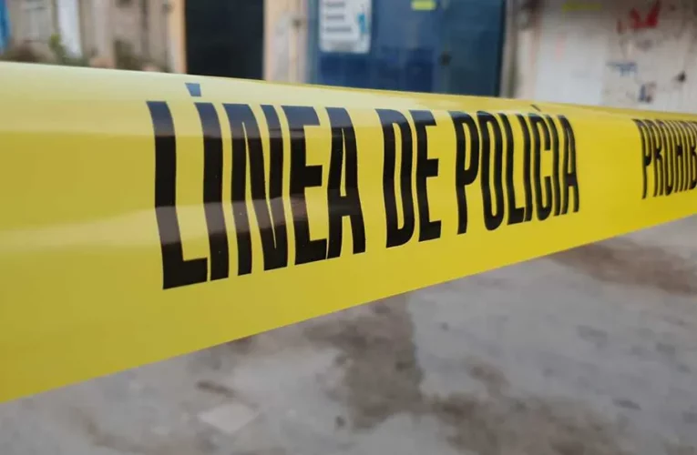 Abandonan auto de lujo después de accidente en Oaxaca