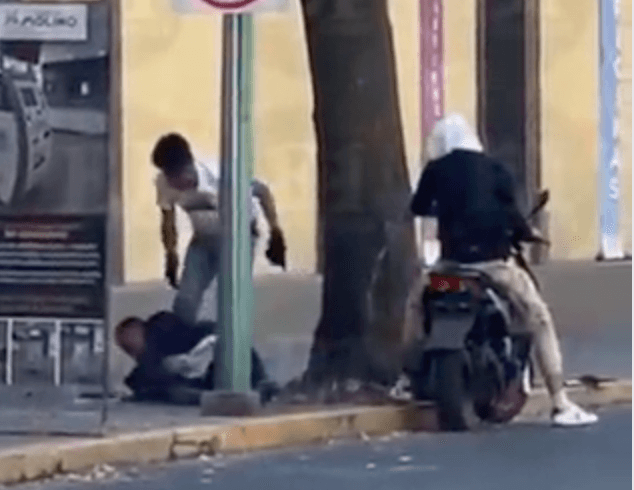 Video. Asaltan y golpean a hombre en calles de Toluca