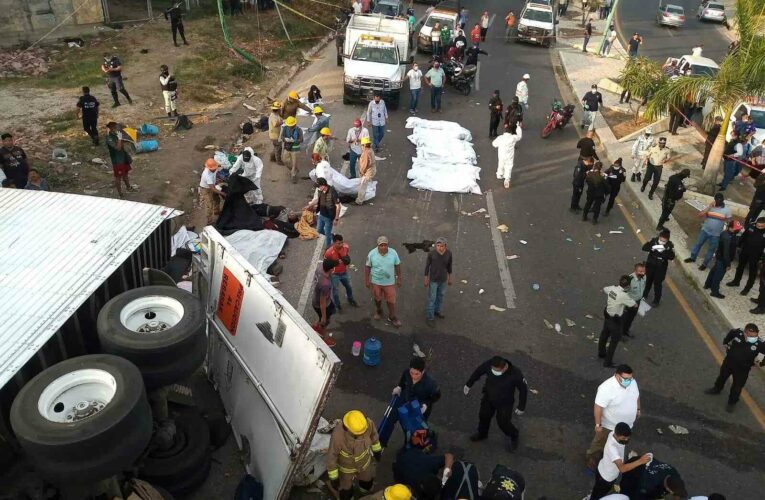 17 migrantes murieron en un accidente de autobús en México