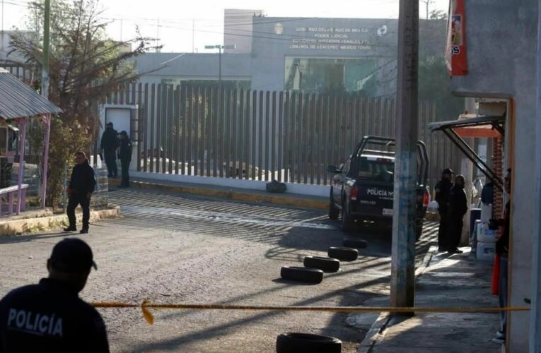 Encuentran cuerpos decapitados afuera de Penal de Chiconautla, Ecatepec