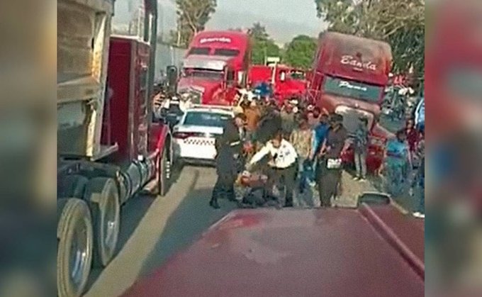 Video. Policías de Ixtapaluca golpean a un Guardia Nacional