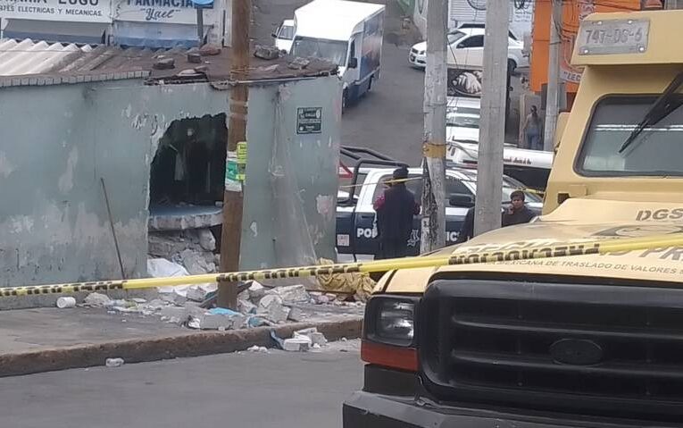 Video | Muere un vendedor ambulante en EdoMéx al ser atropellado por camioneta de valores