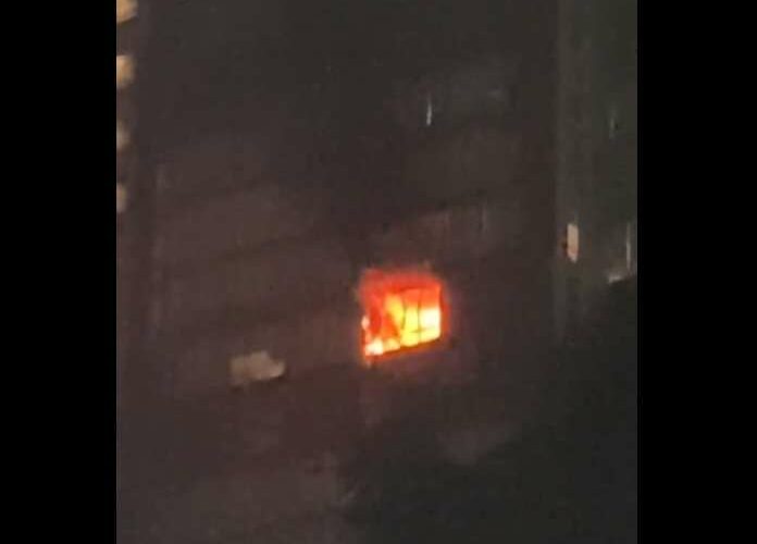 En Coyoacán personas mueren tras incendio en torre de departamentos