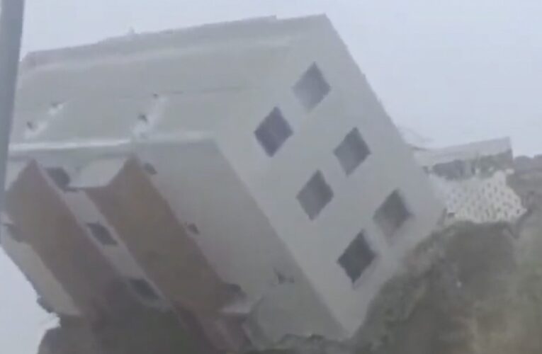 Impactante derrumbe de edificio en fraccionamiento de Tijuana